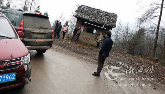 永顺县公路局冰雪守护梁亭坳图